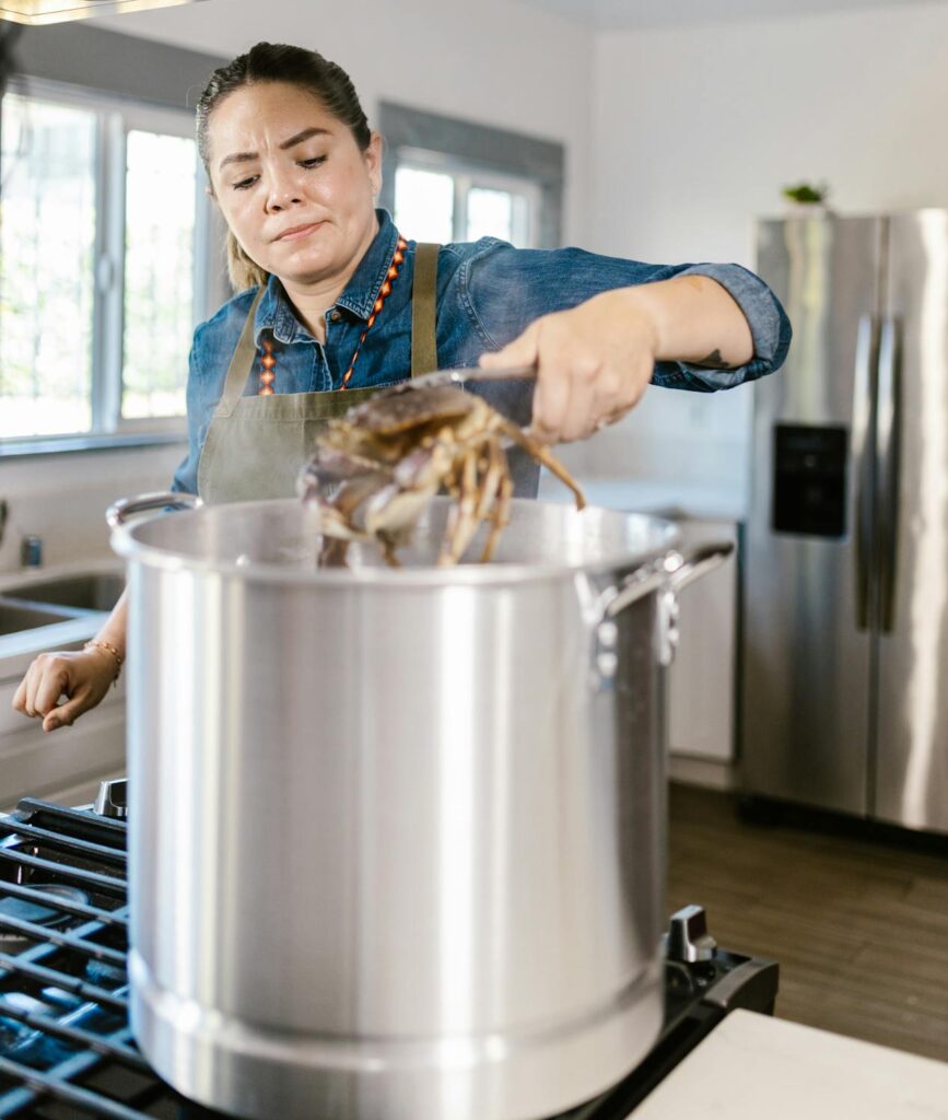 Crab boil in pot